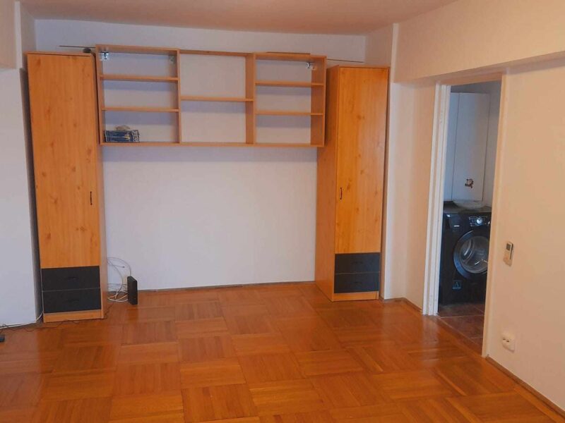 inchiriez apartament 3 camere piata 1 mai