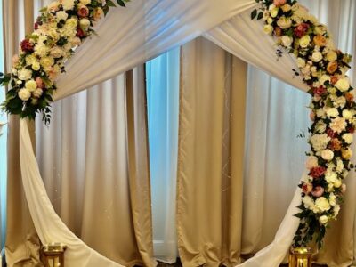 Aranjamente florale elegante și rafinate pentru evenimentele tale