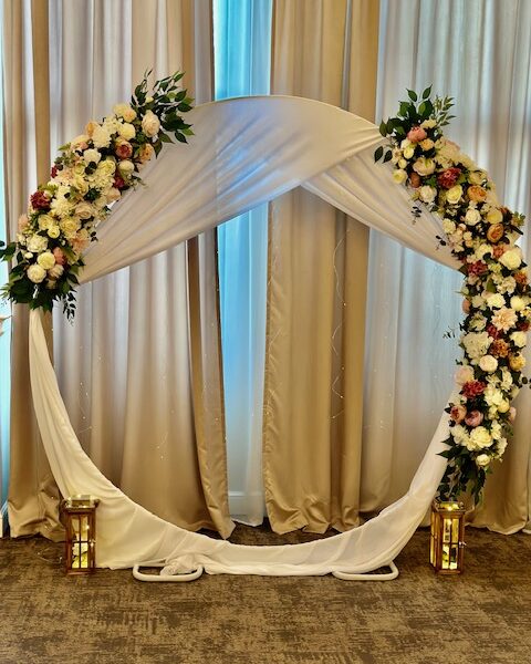 Aranjamente florale elegante și rafinate pentru evenimentele tale