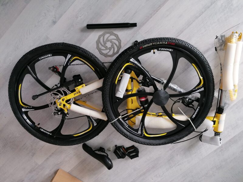 Bicicleta noua MTB sigilata, roti 26” aliaj 6 spite, Shimano, pliabila, frane disc, amortizoare arc