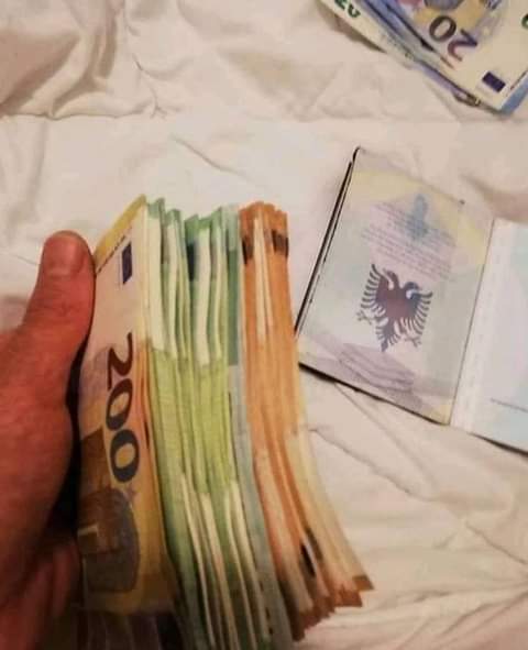 Oferte de împrumuturi între persoane fizice